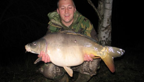 A 24 lb 6 oz carp from Old Oaks, Darrin , Mar 2006