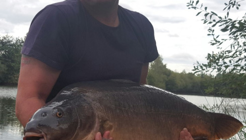 A 38 lb 1 oz carp from Old Oaks, Stephen Kennerley, Aug 2016