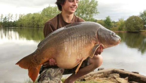 A 40 lb 8 oz carp from Old Oaks, Mr Baber, Aug 2010