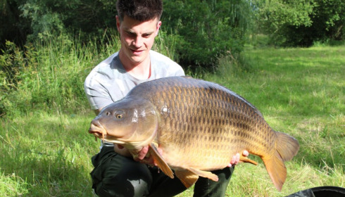 A 41 lb 4 oz carp from Old Oaks, Mark, Jul 2016