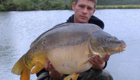A 31 lb carp from Old Oaks, May 2006