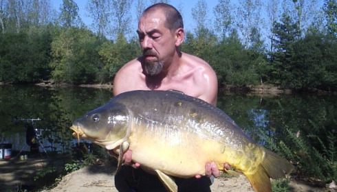 A 28 lb carp from Old Oaks, Sep 2006
