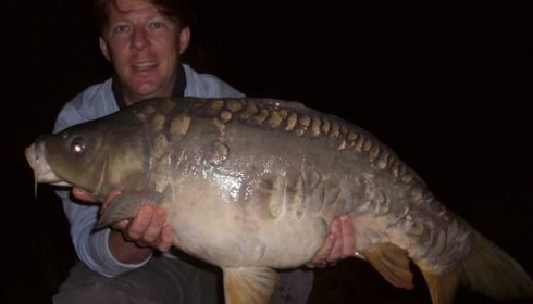 A 26 lb carp from Old Oaks, Heavily scaled mirror For Mr Mersh, Jun 2007
