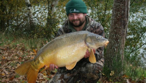 A 25 lb 14 oz carp from Old Oaks, Nov 2006