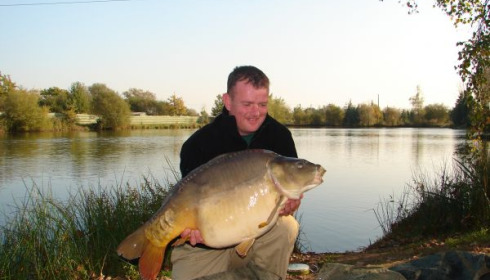 A 34 lb 9 oz carp from Old Oaks, Oct 2007