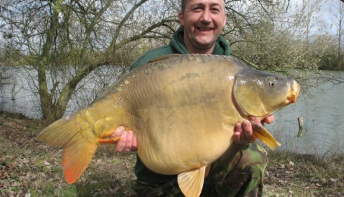 A 33 lb 15 oz carp from Old Oaks, Darrin, Mar 2006