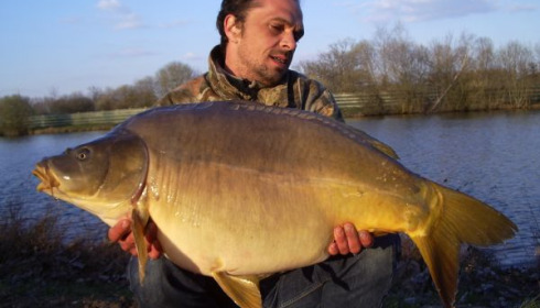 A 34 lb 3 oz carp from Old Oaks, Mr Grosbois, Apr 2006