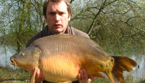 A 31 lb carp from Old Oaks, Apr 2006
