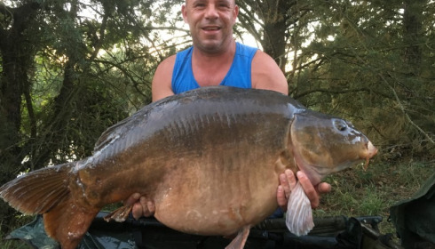 A 52 lb 4 oz carp from Old Oaks, Jul 2017