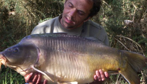 A 33 lb carp from Old Oaks, May 2006