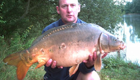 A 25 lb 9 oz carp from Old Oaks, Aug 2006
