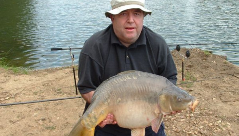 A 29 lb carp from Old Oaks, May 2006