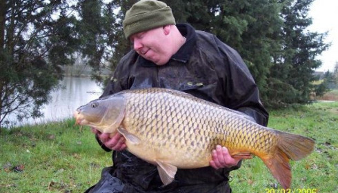 A 35 lb carp from Old Oaks, New Pb For Sid with this superb common, Mar 2007