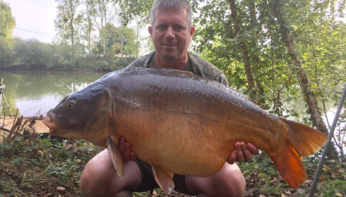 A 42 lb 9 oz carp from Old Oaks, Darren Garrett, Sep 2016