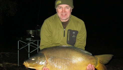 A 37 lb 1 oz carp from Old Oaks, Andrew Rhodes, Apr 2015