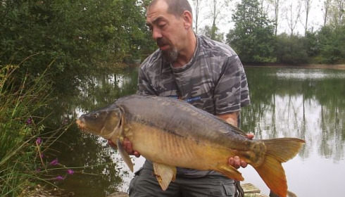A 24 lb carp from Old Oaks, Sep 2006