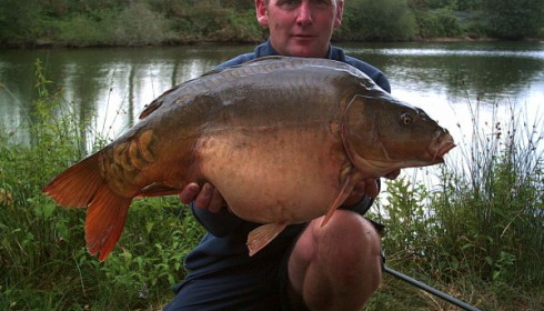 A 23 lb 6 oz carp from Old Oaks, Aug 2006