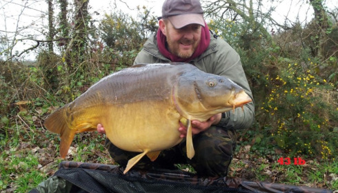 A 43 lb carp from Old Oaks, Alan Pugh's Party, Mar 2017