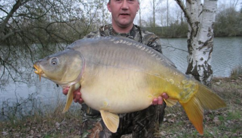 A 27 lb carp from Old Oaks, Darrin, Mar 2006