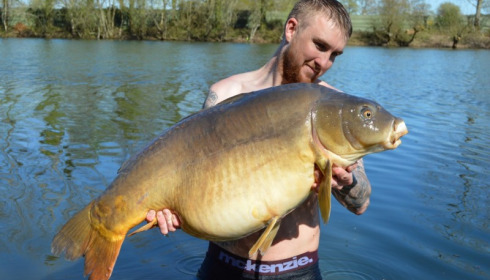 A 40 lb 8 oz carp from Old Oaks, Apr 2015