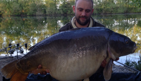 A 42 lb 4 oz carp from Old Oaks, Tom Swain, Apr 2014