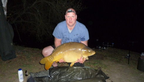 A 42 lb carp from Old Oaks, Apr 2012