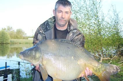A 39 lb carp from Old Oaks, Apr 2008