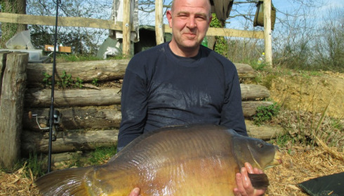 A 39 lb 2 oz carp from Old Oaks, Alan Skelton, Apr 2015
