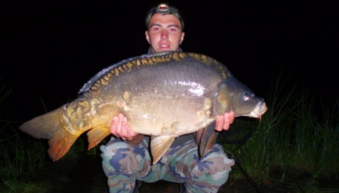 A 32 lb 12 oz carp from Old Oaks, Pb , Aug 2007