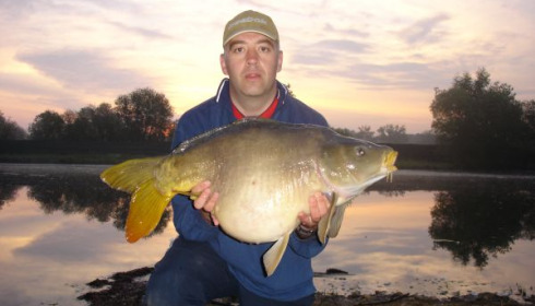 A 30 lb carp from Old Oaks, May 2006