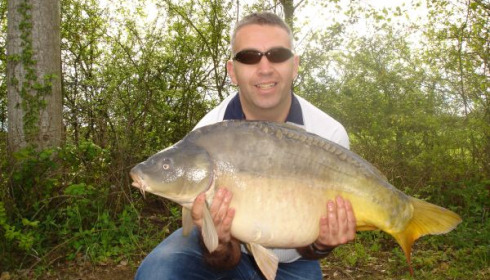 A 27 lb carp from Old Oaks, May 2006