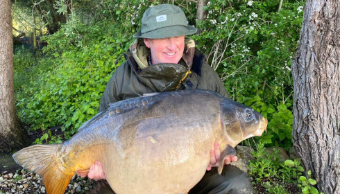 A 83 lb carp from Sky Lake, Stuart Brewster, May 2023