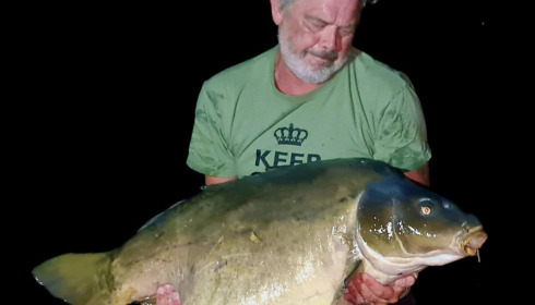 A 77 lb 8 oz carp from Sky Lake, Dan, Jun 2022