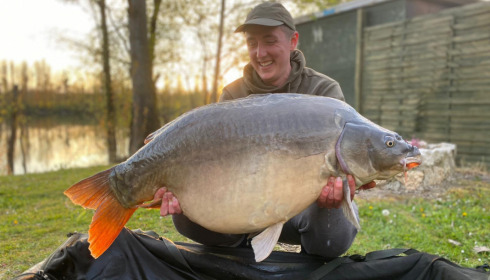 A 45 lb 4 oz fish from Sky Lake, Apr 2023