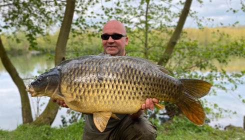 A fish from Sky Lake, Martin Simmons 40lb+, Apr 2023