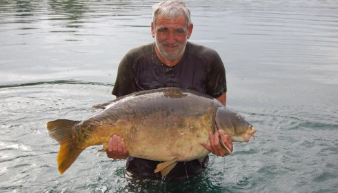 A 64 lb 8 oz carp from Sky Lake, Adrian, Jun 2022
