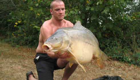 A 42 lb 4 oz carp from Villefond, A fish Called SLate Grey, Sep 2012