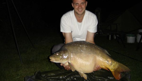 A 37 lb 8 oz carp from Villefond, Aug 2011