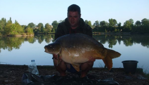 A 39 lb 12 oz carp from Villefond, Aug 2011