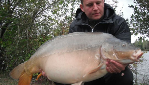 A 34 lb 2 oz carp from Villefond, Oct 2010