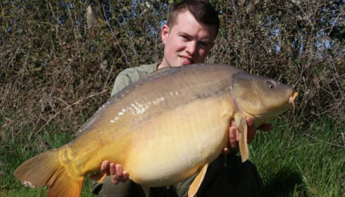 A 28 lb 8 oz carp from Villefond, Mar 2011