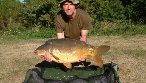 A 41 lb 4 oz carp from Villefond, Aug 2013
