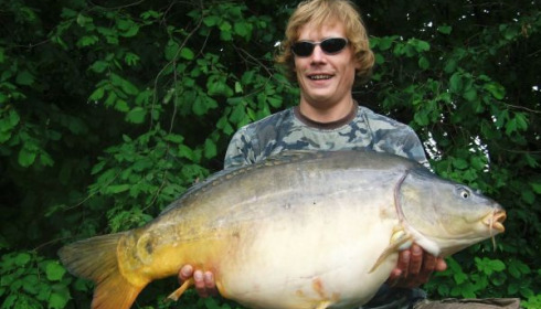 A 32 lb 10 oz carp from Villefond, May 2010