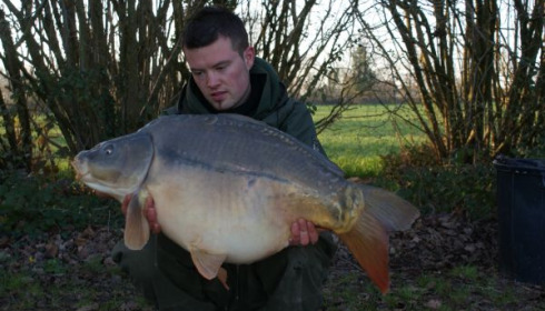 A 32 lb 4 oz carp from Villefond, Mar 2011