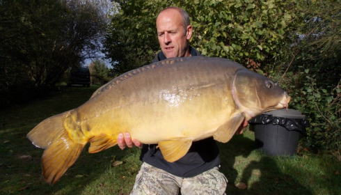 A 32 lb 13 oz carp from Villefond, Sep 2013