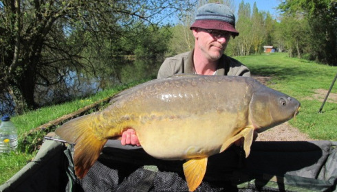 A 33 lb 12 oz carp from Villefond, Apr 2017