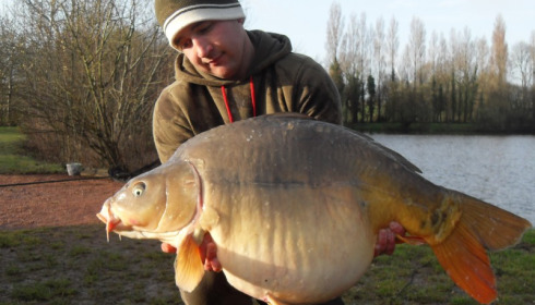 A 43 lb carp from Villefond, Apr 2013