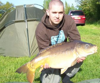 A 32 lb carp from Villefond, May 2009