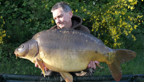 A 44 lb 12 oz carp from Villefond, May 2014