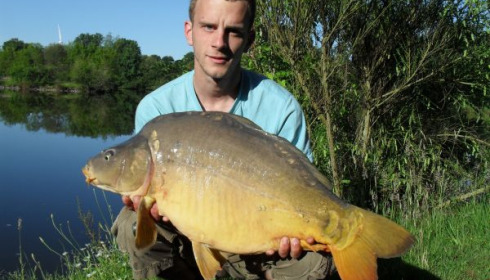 A 24 lb 14 oz carp from Villefond, May 2011